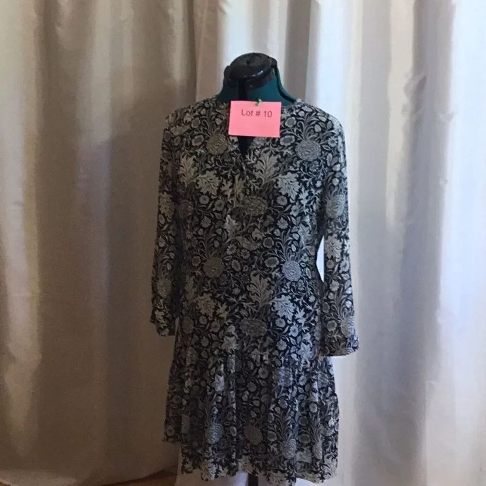 Tunic style dress with long sleeves, tie back, by ROSE & OLIVE in size medium